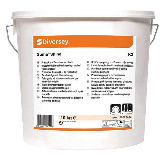 Ein weißer 10 kg Eimer Diversey Suma Shine K2, pulverförmiger, bleichender Tauchreiniger (Eimer) von Diversey Deutschland GmbH & Co. OHG steht auf einem weißen Hintergrund mit einem Metallgriff und einem orange-weißen Etikett mit mehrsprachigen Informationen.