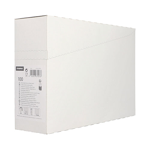 Eine schlichte, weiße, rechteckige Starpak-Box mit einem Seitenetikett mit Produktdetails und Barcodes, ideal für Restaurants zur Aufbewahrung von 100 Starpak-Bestecktaschen, Airlaid 40 cm x 33 cm mit Besteckfalz. Minimaler Text und kein sichtbares Branding auf der größeren Seite.
