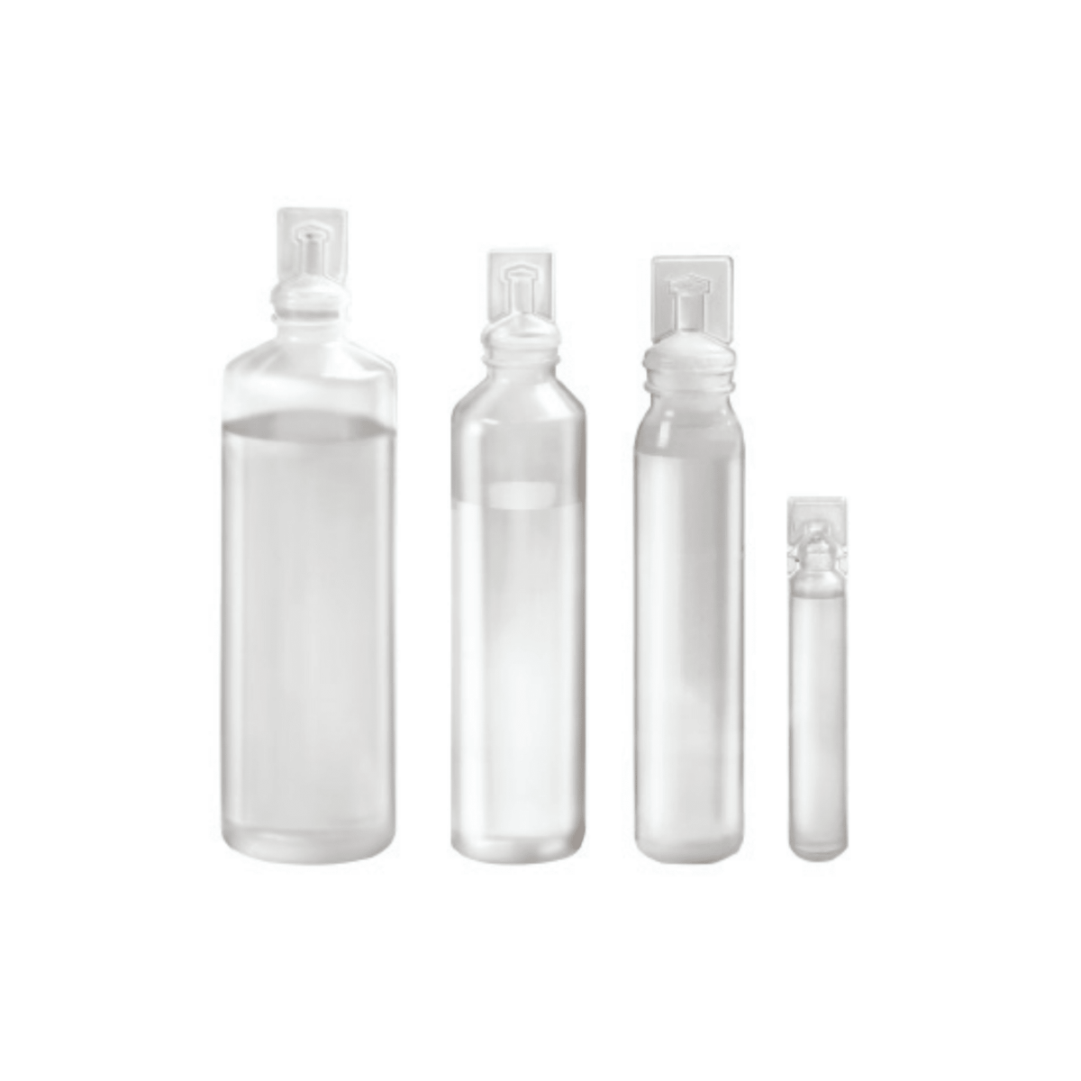 Cuatro transparentes B. Braun NaCl al 0,9 % Ecolav® Solución de lavado tópico — Frascos, fabricados por B. Braun Deutschland GmbH & Co. KG, están dispuestas en fila, de mayor a menor. Cada frasco está diseñado para contener una solución de NaCl al 0,9 % y cuenta con un tapón plano sellado de diseño minimalista, sin etiquetas ni marcas visibles.