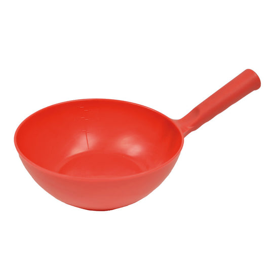 Die SCHÖPFKELLE RUND 1,5 L aus rotem Kunststoff der Haug Bürsten KG mit langem Stiel und glatter, runder Form ist leicht angewinkelt auf einem schlichten weißen Hintergrund abgebildet - ein perfektes Küchengerät zum Servieren von Suppen und Eintöpfen.