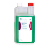 Una botella transparente de 1 litro de la empresa Dr. Schumacher GmbH, con el producto «Dr. Schumacher DESCOTON FORTE», un líquido verde para la desinfección de instrumentos, lleva una etiqueta de color blanco-violeta y un tapón rojo en la cámara dosificadora.