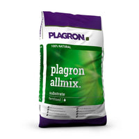 El Plagron Allmix 50L de Bertels B.V. se presenta en una bolsa de color verde y violeta con la inscripción «100 % natural» en blanco. Está enriquecido con un abono orgánico inicial y cuenta con símbolos de humus de lombriz para mejorar el crecimiento de las plantas.