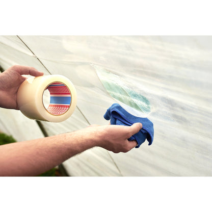 Cinta de reparación para invernaderos tesa 4646, PE, 33 m x 50 mm, transparente – Aplicación