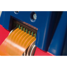 tesa 6038: dispensador de mesa semiautomático para rollos de hasta 30 mm de ancho – Aplicación