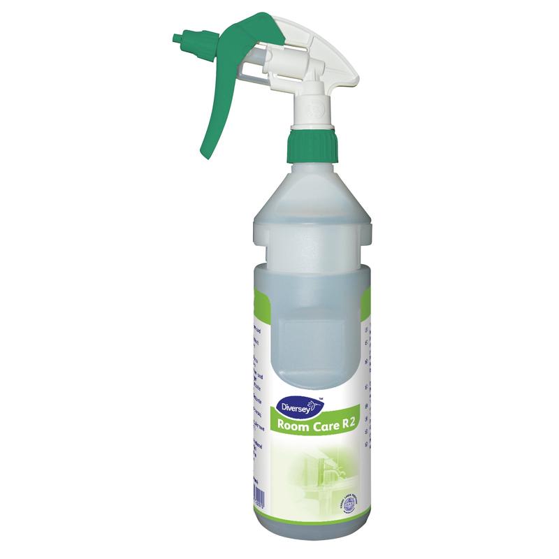 La botella de spray vacía Room Care R2 Plus de Diversey Deutschland GmbH & Co. OHG es una botella transparente con una cabeza de spray verde y blanca, ideal para el hogar.
