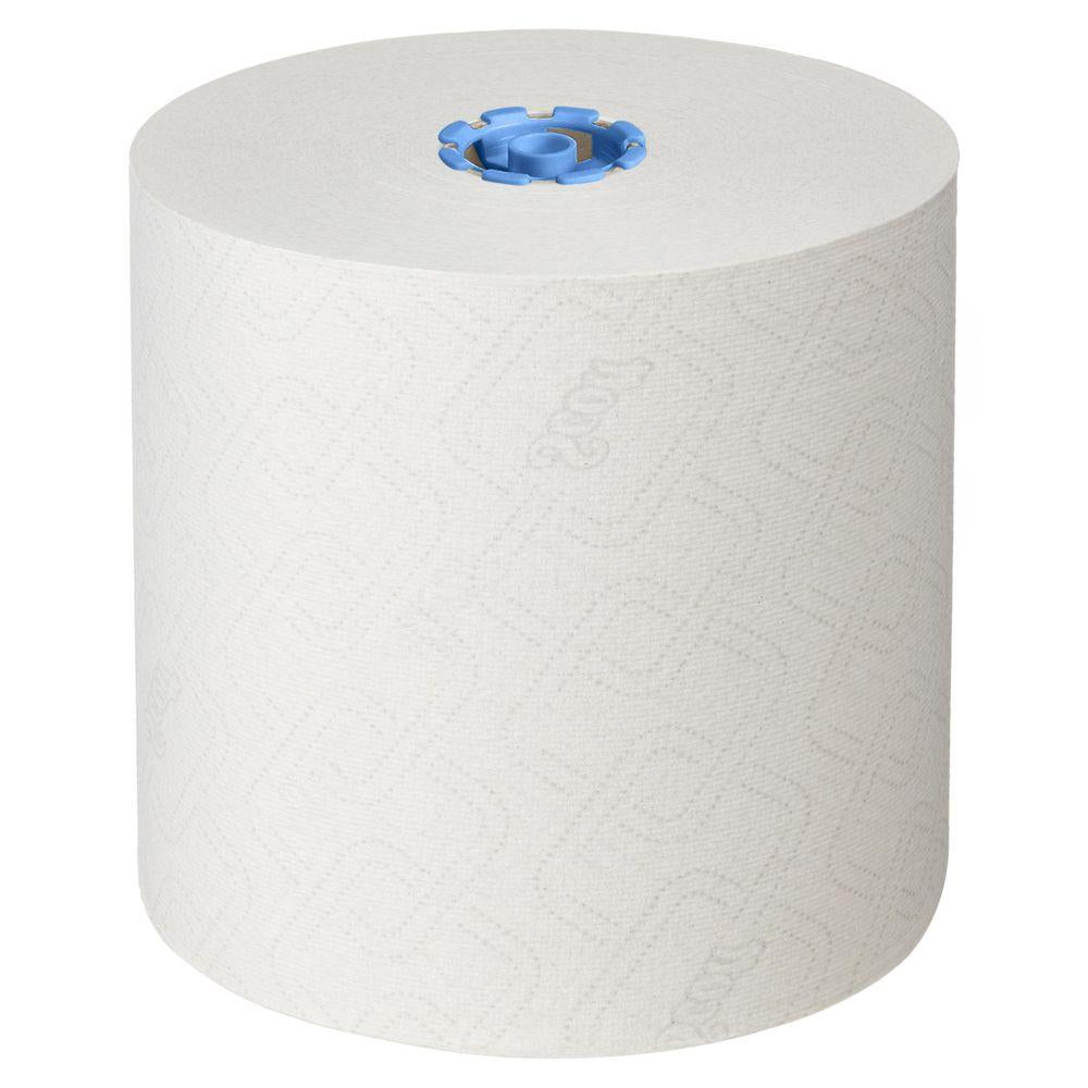 Eine große Scott® Essential™ Rollenhandtücher 6638 von Kimberly-Clark GmbH, 1-lagige weiße Papierhandtuchrolle mit blauem Kunststoffkern steht aufrecht auf einem schlichten weißen Hintergrund. Auf der Oberfläche erscheinen dezente Muster und "Scott".
