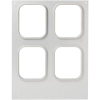La bandeja para vasitos de PP de 350-630 ml, con capacidad para cuatro unidades, de Duni GmbH es una bandeja metálica rectangular con cuatro cavidades redondeadas dispuestas en una configuración de 2x2 y dos pequeños orificios en las esquinas superiores para facilitar su almacenamiento.