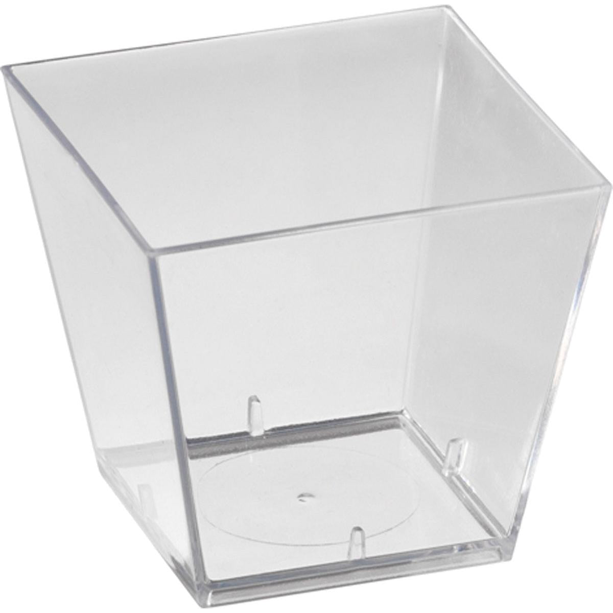 Die Duni GmbH Square (Großpack) Transparent PS 47x47x45 Aufbewahrungsbox (Packung 25 Stück) zeichnet sich durch leicht abgewinkelte Seiten und einen flachen Boden aus und ist somit ideal für vielseitige Aufbewahrungszwecke. Die Abbildung zeigt die leere Box vor einem weißen Hintergrund.