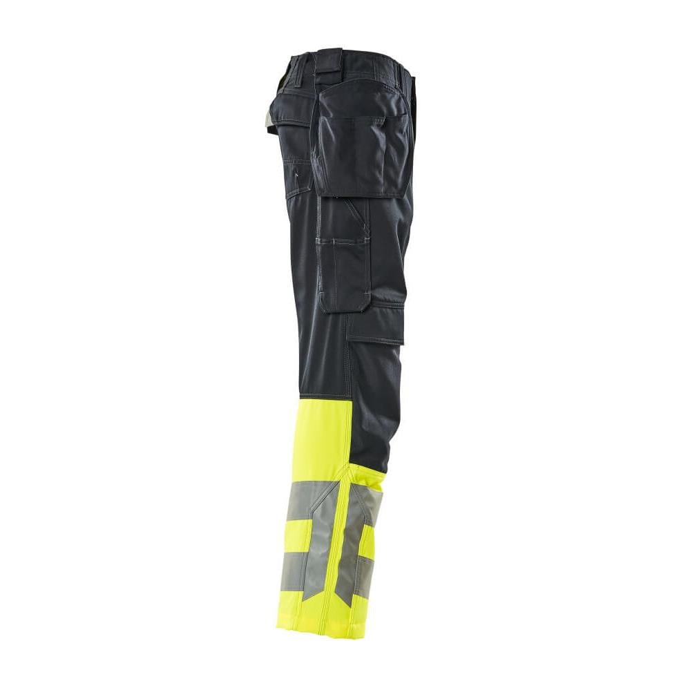 Pantalón con bolsillos colgantes