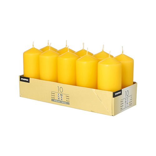 The Starpak 10 pillar candles (Ø 40 mm × 90 mm) are arranged in two rows in a beige cardboard box with labels on the sides and create a romantic atmosphere thanks to their long burn time and visible wick.