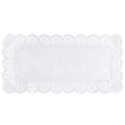 The PAPSTAR lace papers square 34x17 cm in white from PAPSTAR GmbH have an ornate, lace-like edge, making them perfect for elegant decoration. Delivery is in a practical foil bag with 250 pieces for freshness and convenience.