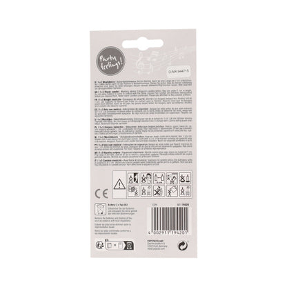 Auf der Rückseite der Verpackung der PAPSTAR Musikkerze "Happy Birthday" 12 cm, bunt mit Ersatzkerzen (Blister, 1 Stück) befinden sich Sicherheitshinweise, eine mehrsprachige Anleitung, Warn- und Recyclingsymbole, ein Barcode und eine PAPSTAR GmbH-Information in schwarz auf weiß.