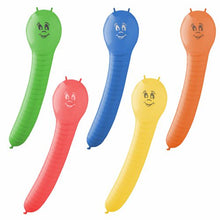Die PAPSTAR GmbH Luftballons farbig sortiert "Caterpillar" (5 Stück) sind gerippte, längliche Ballons in verschiedenen Farben mit lachenden Gesichtern - ideal für Kinderparty Dekoration und festliche Anlässe.