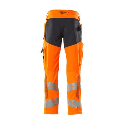 Pantalones con bolsillos en las rodillas, pantalones con inserciones elásticas.