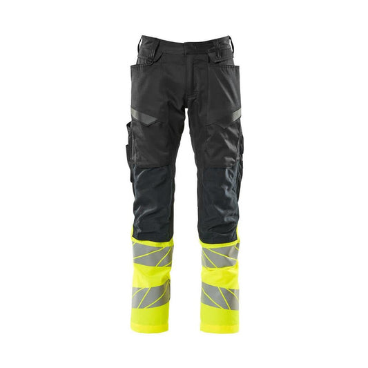 Pantalones con bolsillos en las rodillas, pantalones con inserciones elásticas.