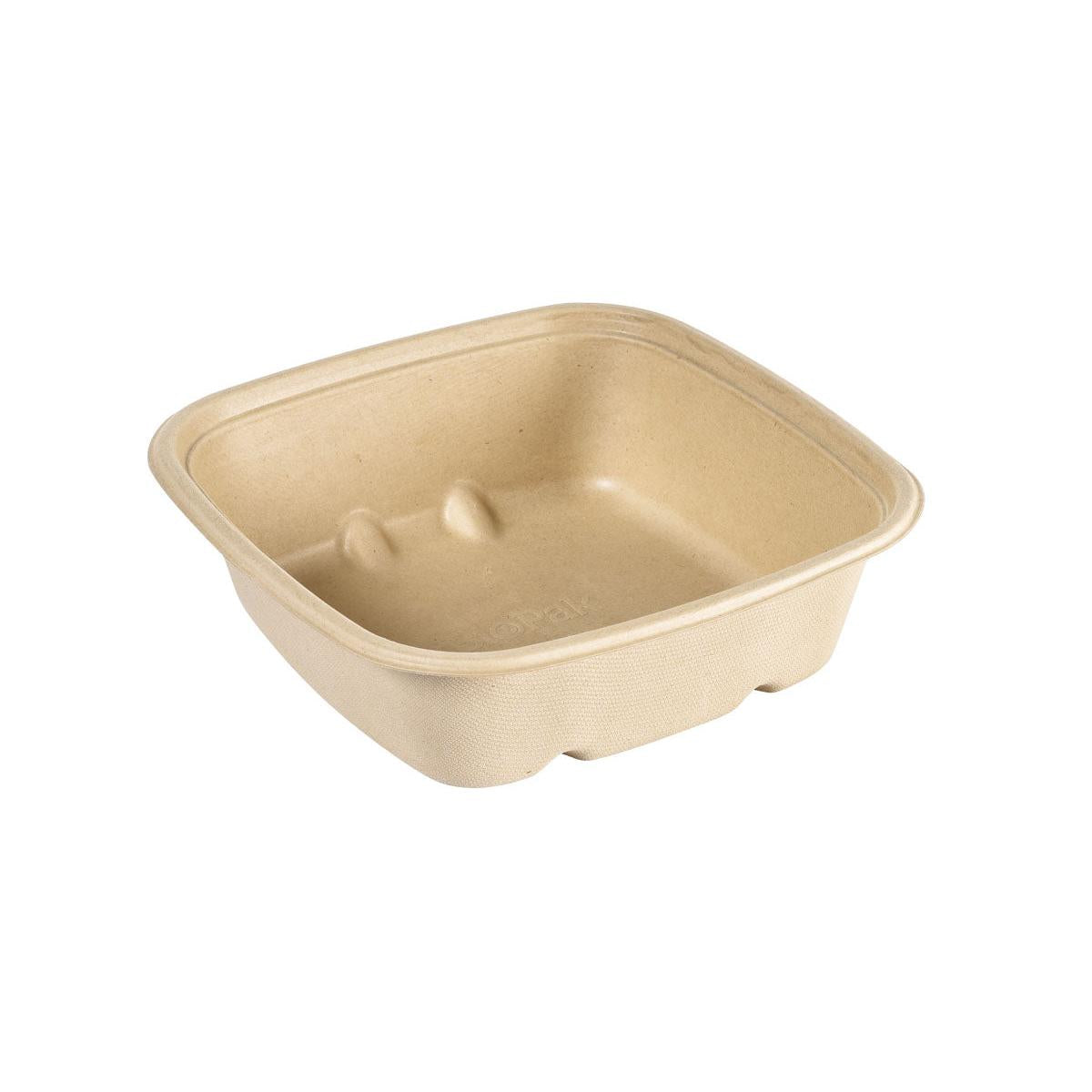 Die Cube Bowl 900 ml quadratisch, unbeschichtet, braun aus Bagasse von Duni GmbH (181x181x54 mm, Packung à 40 Stück) besteht aus biologisch abbaubarem Material und wird leer vor weißem Hintergrund präsentiert.