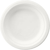 Se muestra desde arriba, sobre un fondo blanco, un plato redondo y blanco de Duni GmbH, de 15 cm de diámetro, fabricado con bagazo (sin recubrimiento). Este plato desechable es biodegradable, tiene los bordes abombados y lleva la inscripción «100 % compostable» grabada en el interior. Paquete: 125 unidades.