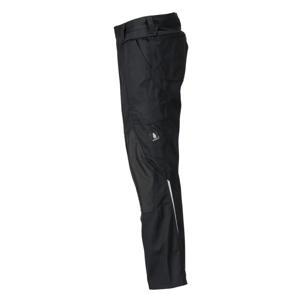 Trousers with knee pockets