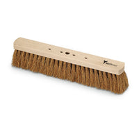 El cepillo profesional Nölle BECOnnect para salas, de fibra de coco natural, de la empresa Nölle Profi Brush Bürsten- & Pinseltechnik e.K., cuenta con un cabezal ancho y rígido de fibra de coco, varios orificios en el mango y un bloque de madera ligero, lo que lo hace ideal para una limpieza respetuosa con el medio ambiente.