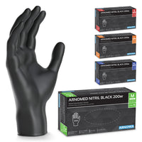 Un guante de nitrilo negro ARNOMED NITRIL BLACK de 200 unidades, fabricado por ARNOWA GmbH, se encuentra en posición vertical junto a cuatro paquetes económicos de 200 unidades en rojo (S), naranja (L), azul (XL) y verde (M), sin látex y sin talco.