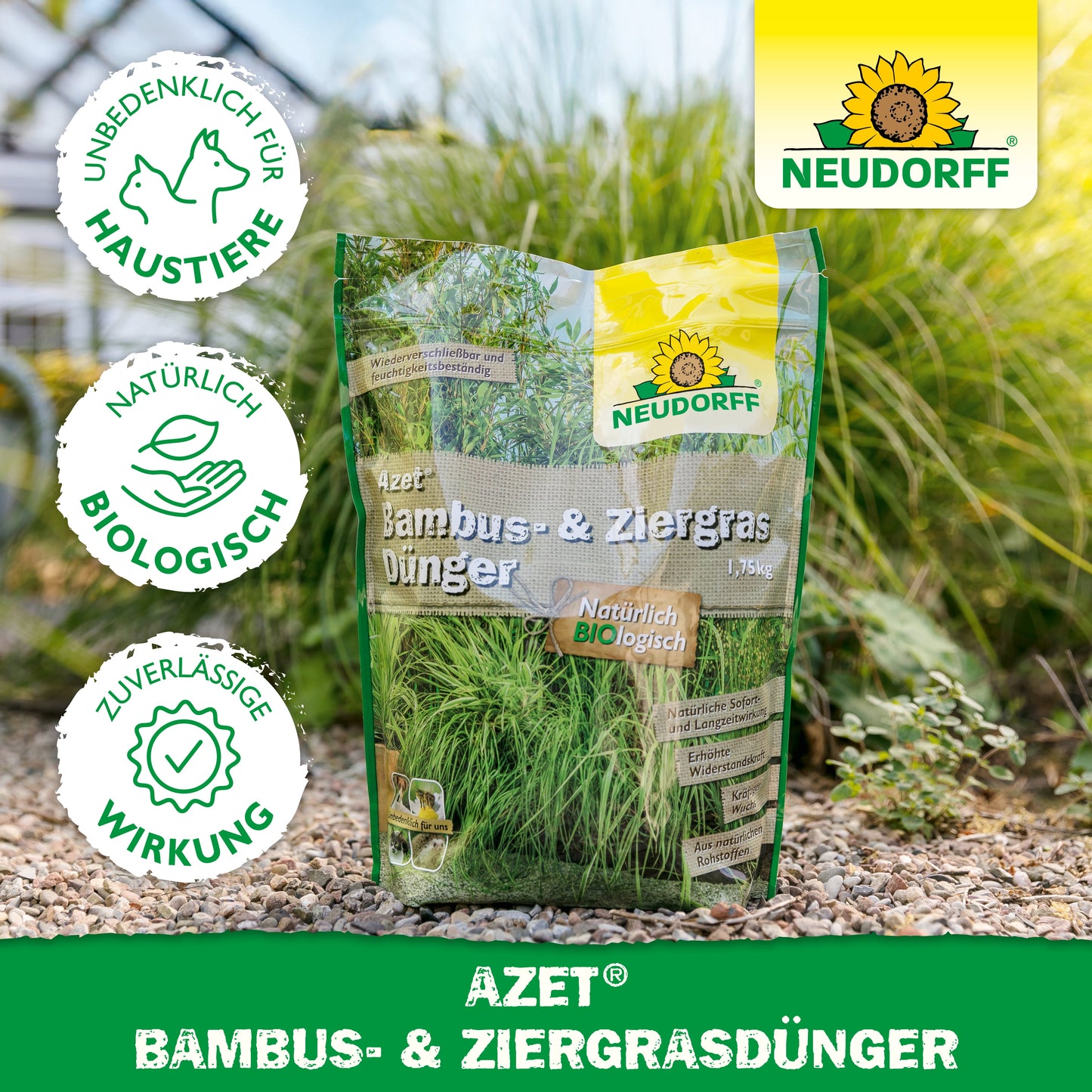Azet Bambus- & ZiergrasDünger aus dem Neudorff Shop steht im Freien auf Stein, ideal für pflegeleichte Gräser und Gärten. Die Verpackung ist mit Zertifizierungssymbolen und dem Neudorff-Logo versehen.