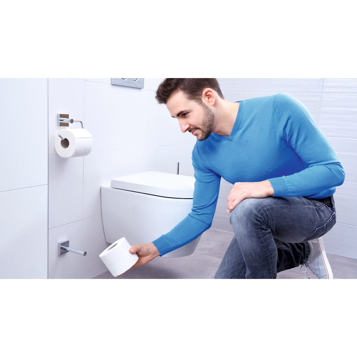 Soporte de recambio para rollos tesa Ekkro, cromado, con solución adhesiva incluida – Aplicación