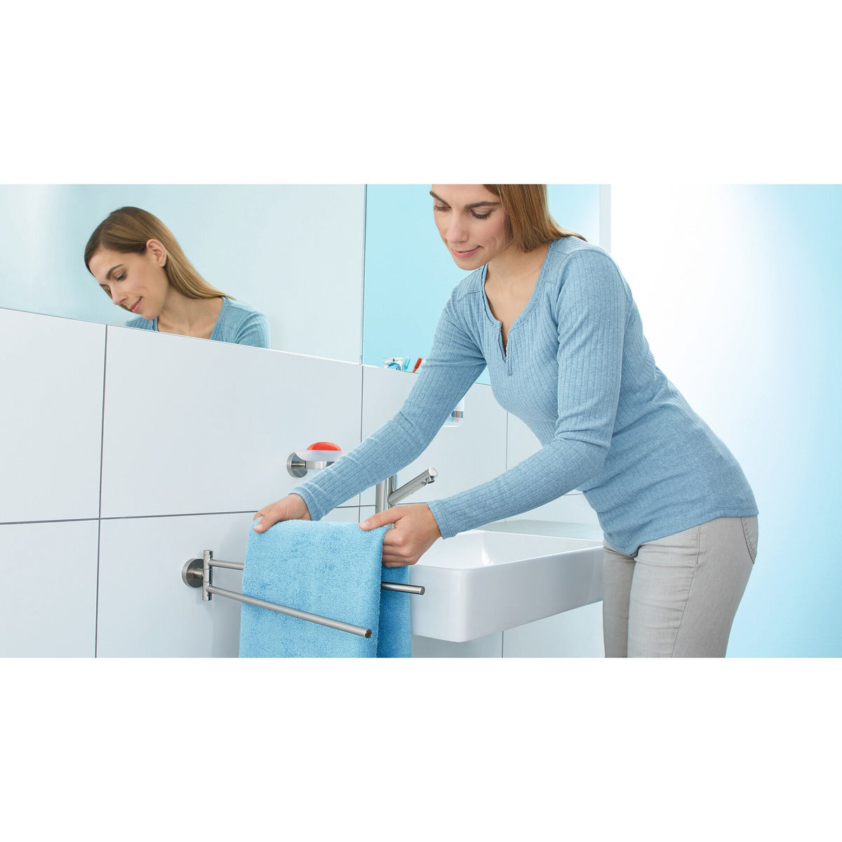 Toallero de baño tesa MOON, de dos brazos, con solución adhesiva incluida – Instrucciones de uso
