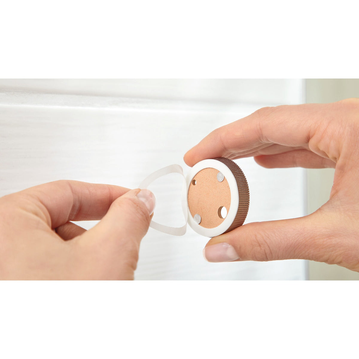 tesa SMOOZ Hair Dryer Holder, Chrome-Plated, Includes Adhesive Solution – Instructions for Use
