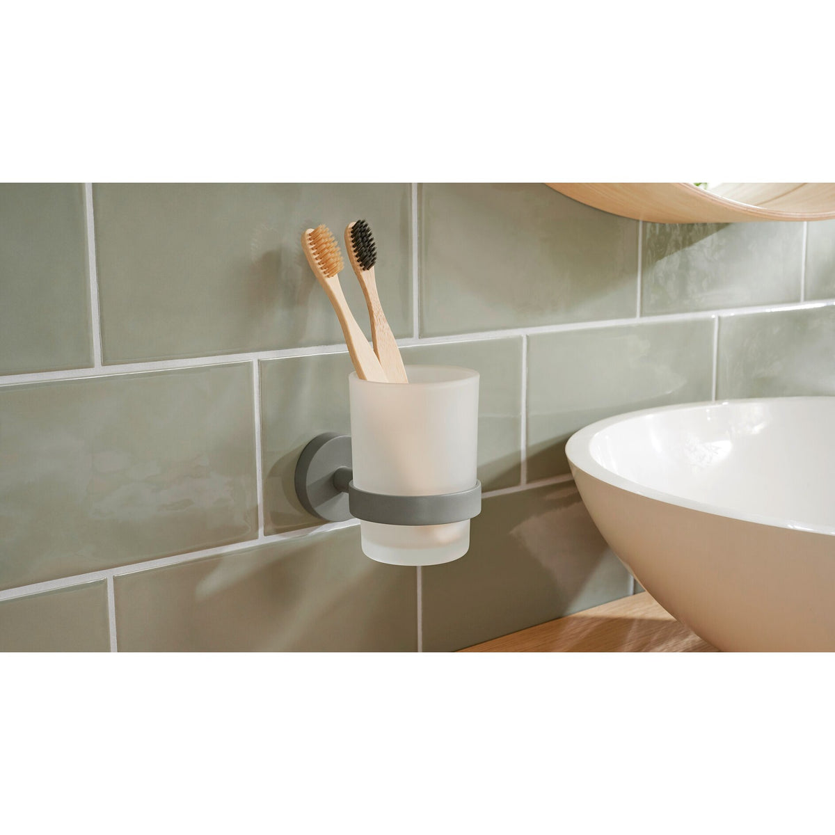 Soporte para vasos de cepillos de dientes tesa MOON GREY, negro mate, cristal esmerilado, para el cuarto de baño y el aseo – Uso