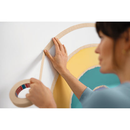 Cinta de protección para pintores tesa KURVEN, 25 m x 25 mm, marrón – Aplicación