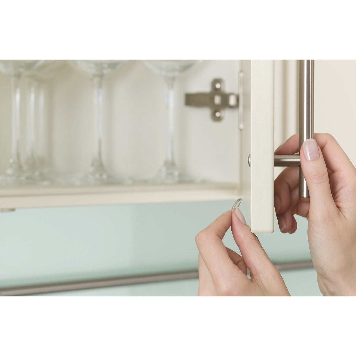 tesa Protect Anti-Slip/Noise Stoppers, Transparent – Application