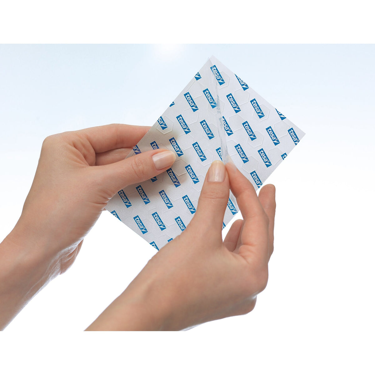tesa Tack Transparent Adhesive Pads, Large Transparent Pads – Application