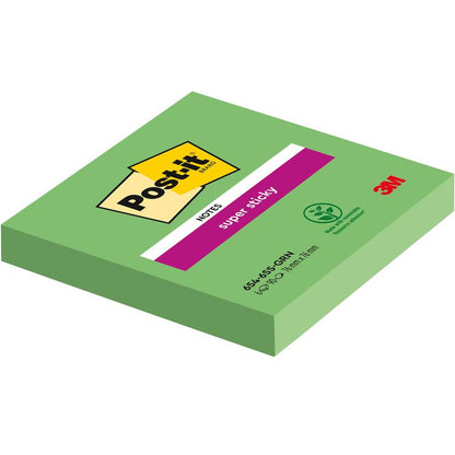En Post-it® Super Sticky Notes blokk (76 mm x 76 mm, 90 ark), produsert av 3M Deutschland GmbH, er avbildet i grønt. Etiketten viser merkevaren, "Super Sticky", et resirkuleringssymbol og en henvisning til at det er laget av 100 % PEFC-sertifisert materiale.