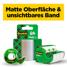 Scotch® Magic™ Unsichtbares Klebeband (19 mm x 25 mm) von 3M Deutschland GmbH im grünen Plaiddesign wird mit einem Handabroller gezeigt. Darüber steht: "Matte Oberfläche & unsichtbares Band.