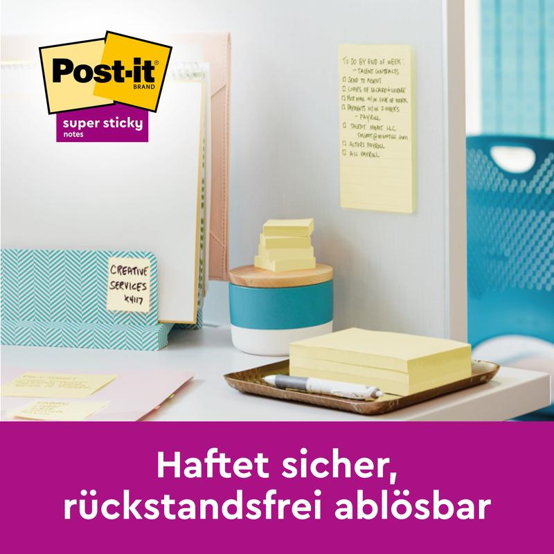 På et skrivebord ligger Post-it® Super Sticky Notes (76 mm x 76 mm, 90 ark/blokk, 100% PEFC) fra 3M Deutschland GmbH med en penn og brevpapir; logoen er plassert øverst til venstre. Den tyske teksten under lyder: "Sitter sikkert, kan fjernes uten spor."