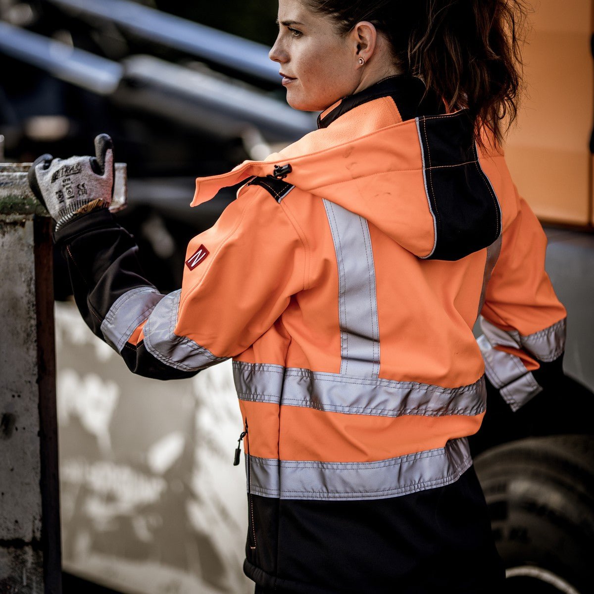 Capucha desmontable NITRAS, naranja neón / negro, poliéster OEKO-TEX: 100% | Paquete (1 pieza)