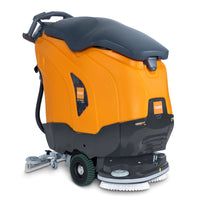 La TASKI ULTIMAXX 1900 DD65 Performance EBU de Diversey es una fregadora con tracción en las ruedas, de color naranja y negro, con un depósito de 42 litros, asa, panel de control, ruedas grandes y un cepillo de doble disco de 65 cm en la parte inferior.