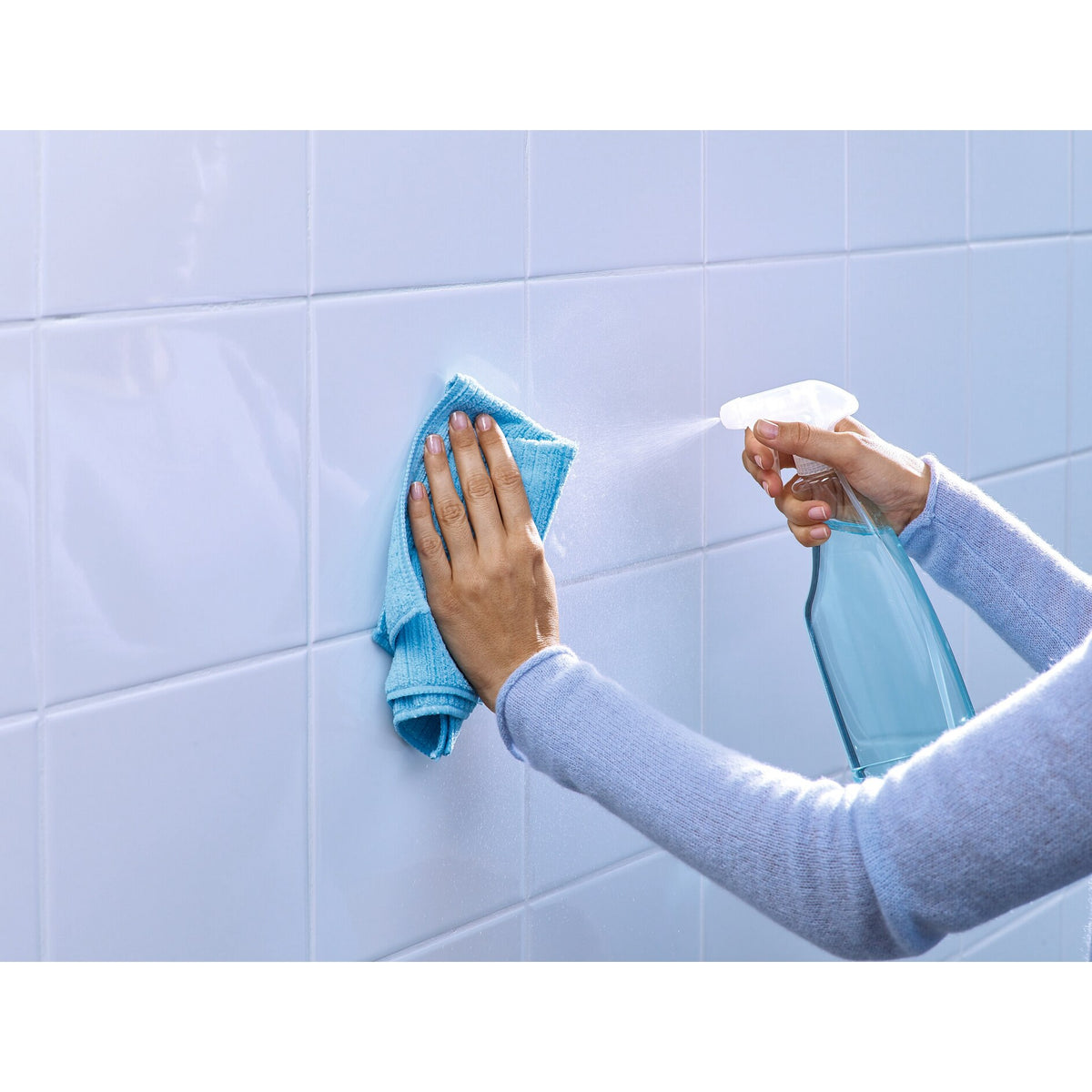 Cinta de montaje tesa para azulejos y metal, blanca – Aplicación