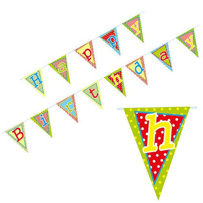 La PAPSTAR guirnalda "Feliz Cumpleaños" (4 m, papel lacado) de PAPSTAR GmbH consta de coloridos banderines triangulares con diferentes patrones y colores, cada uno mostrando una letra para "Feliz Cumpleaños".