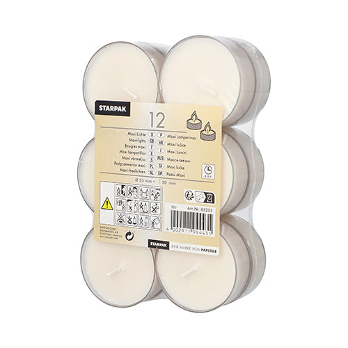 Un paquete de plástico transparente con 12 velas de té Starpak Maxi (Ø 55 mm, 20 mm, blanco) con una duración de combustión de aproximadamente 8 horas, cada una en un soporte de policarbonato. La etiqueta muestra la marca, detalles del producto, símbolos de aplicación, advertencias de seguridad y un código de barras.