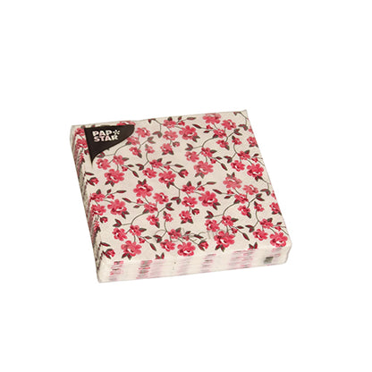 Un paquete con 20 servilletas PAPSTAR, 25 x 25 cm, 3 capas, 1/4 pliegue de la PAPSTAR GmbH en blanco con un patrón floral rojo-rosa, se entrega en plástico transparente con etiqueta negra, perfecto para cualquier decoración de mesa.