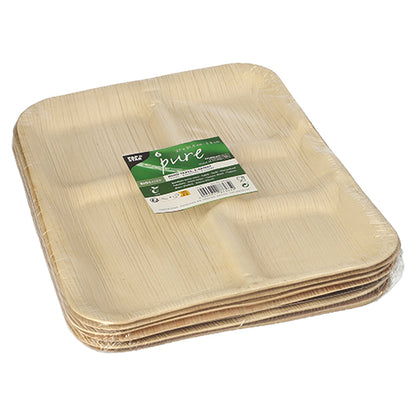 Una pila de platos rectangulares beige PAPSTAR 6 platos, hoja de palma "puro" dividido en 5 de PAPSTAR GmbH, hechos de materiales naturales biodegradables, divididos y empaquetados en un embalaje de plástico con una etiqueta verde y blanca en la parte superior.