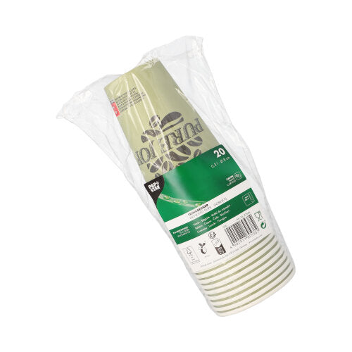 Un paquete de 20 vasos de cartón "Pure Joy" verde PAPSTAR empaquetado en plástico (Ø 8 cm, 11,7 cm de altura) de PAPSTAR GmbH, apilados con una etiqueta verde y blanca con información del producto, símbolos de reciclaje y un código de barras.