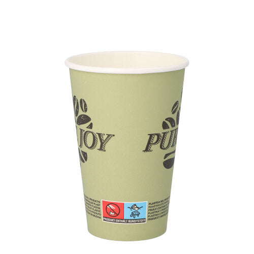 Un vaso de cartón "Pure Joy" verde claro PAPSTAR GmbH (Ø 8 cm, 11,7 cm de altura, 20 unidades) con la inscripción negra "ENJOY", motivo de granos de café y una etiqueta de advertencia rojo-azul en la parte inferior con detalles sobre el contenido de plástico.