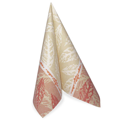 Eine rote Falzserviette aus der PAPSTAR "ROYAL Collection" (40 x 40 cm, 1/4-Falz) der PAPSTAR GmbH steht aufrecht vor einem schlichten weißen Hintergrund. Die Packung enthält 50 Servietten.