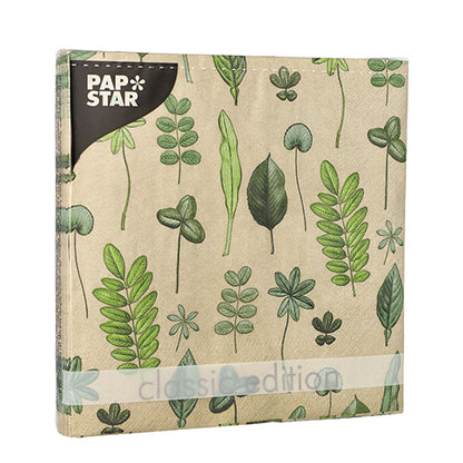En brun PAPSTAR-serviettpakke med grønt bladmotiv, merket med "classic edition", inneholder 20 trelags servietter (33x33 cm, 1/4-fold) fra Design Set 6 av PAPSTAR GmbH.
