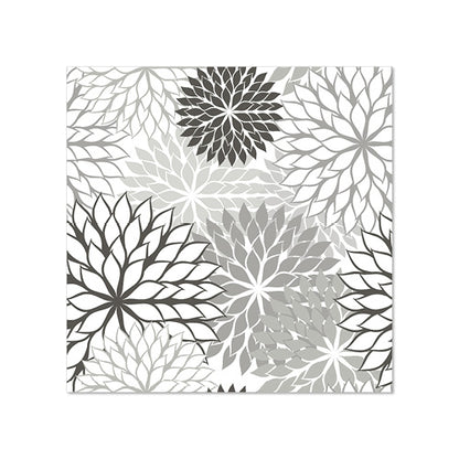 PAPSTAR 20 servilletas (25 x 25 cm, 3 capas, 1/4 pliegue) de la PAPSTAR GmbH muestran un patrón floral cuadrado con pétalos puntiagudos en negro, gris y blanco sobre fondo blanco, perfecta decoración de mesa con flores distribuidas uniformemente de diferentes tamaños.