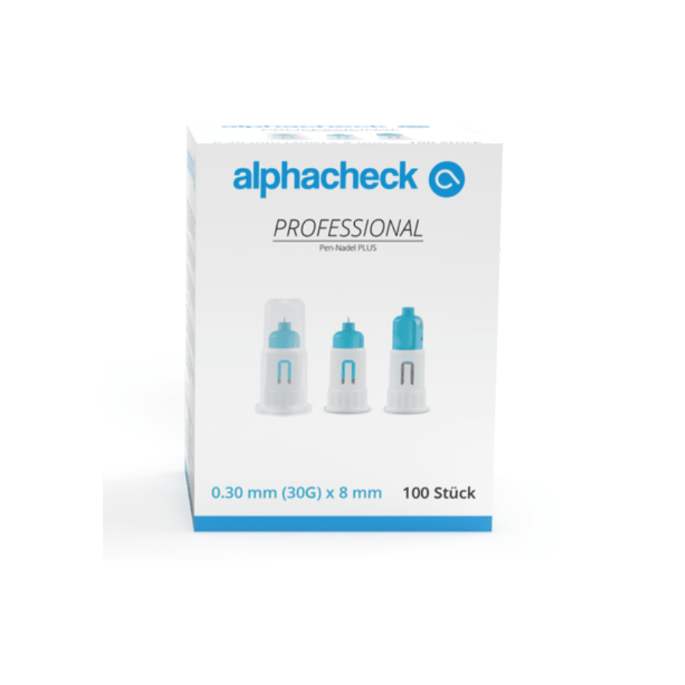 Una caja de agujas para pluma Alphacheck Professional PLUS, de distintos tamaños. La caja blanca con detalles en azul contiene 100 agujas estériles de 0,30 mm (30G) x 8 mm para inyecciones de insulina. En la parte delantera aparecen imágenes de tres agujas para pluma con texto en azul y negro de Berger Med GmbH.