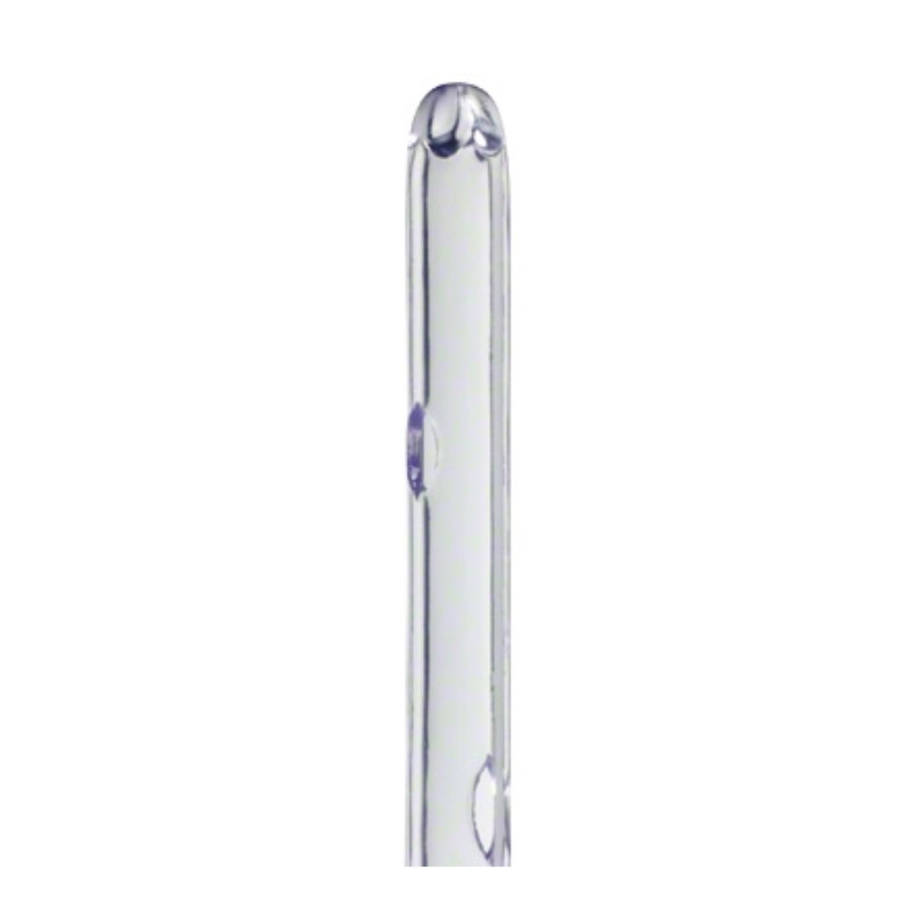 Nahaufnahme eines transparenten Glasthermometers mit Fokus auf den oberen Teil, das an das abgerundete Design des B. Braun Einmalkatheters für Männer mit geschlossener Nelatonspitze, 40 cm, erinnert, der von B. Braun Deutschland GmbH & Co. KG für sanfte Verfahren hergestellt wird. Der schlichte weiße Hintergrund betont die filigrane Verarbeitung.