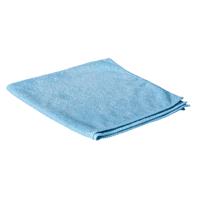 Against a white background, a neatly folded light blue AMPri Clean Comfort microfiber cloth (40 x 40) from AMPri Handelsgesellschaft mbH is shown.